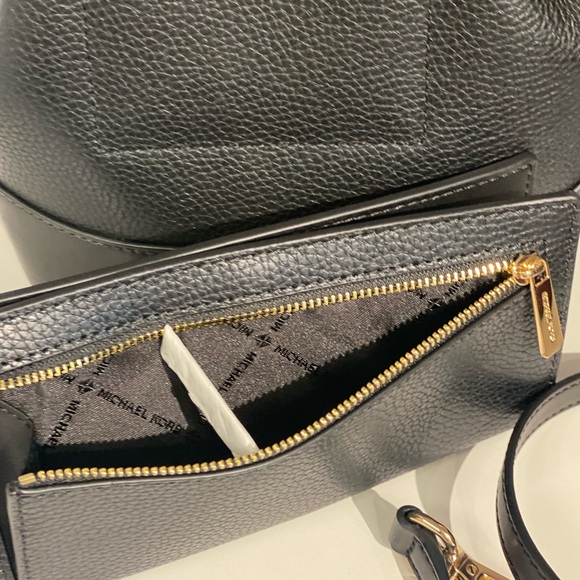 Michael Kors Reed Bucket Crossbody and Wallet Set - Picture 6 of 12